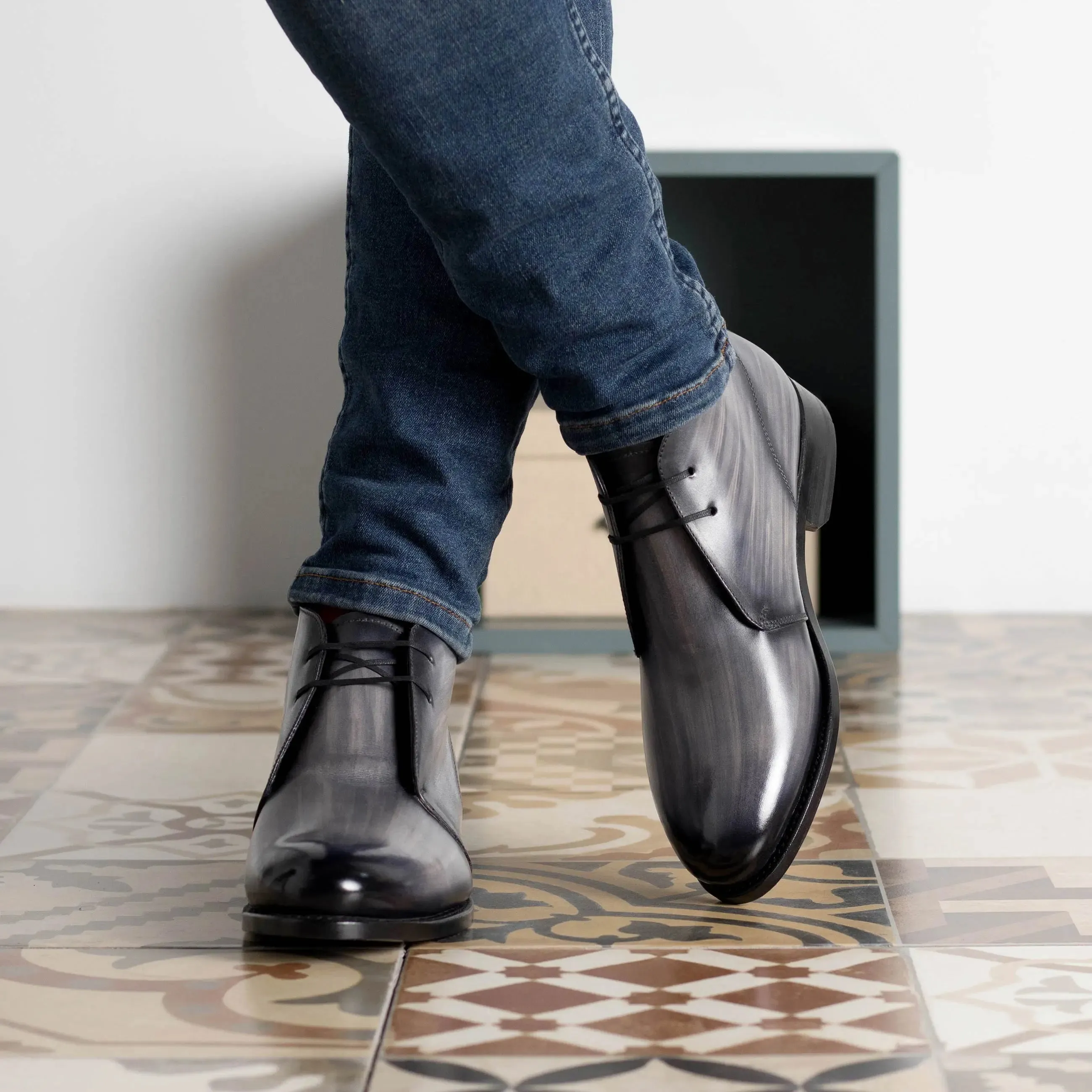 DapperFam Vivace in Grey Men's Hand-Painted Patina Chukka