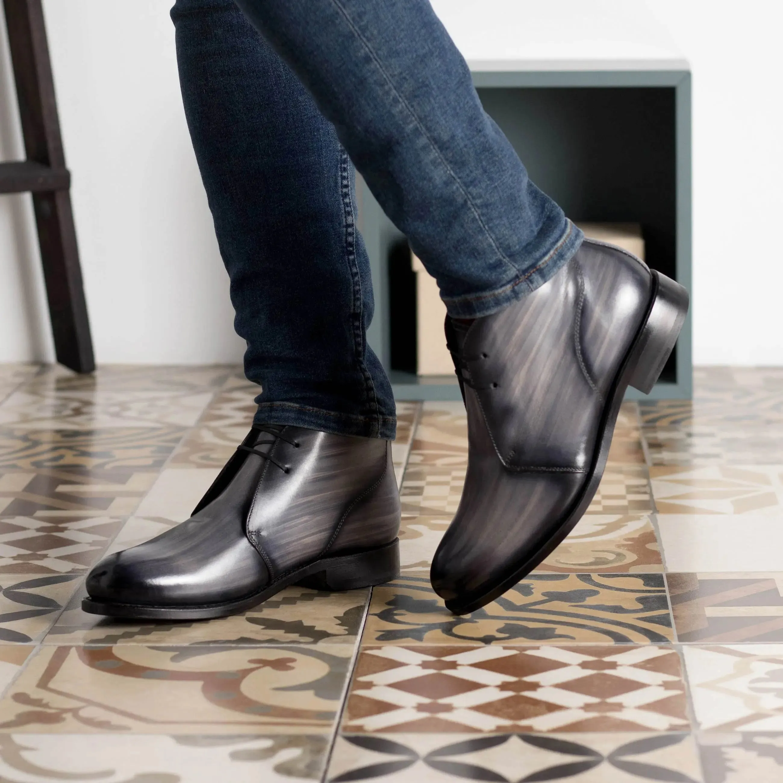 DapperFam Vivace in Grey Men's Hand-Painted Patina Chukka