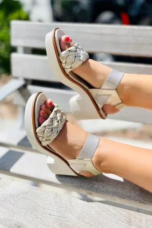 The Daphne Open Toe Puffy Braided Block Heel - Gold